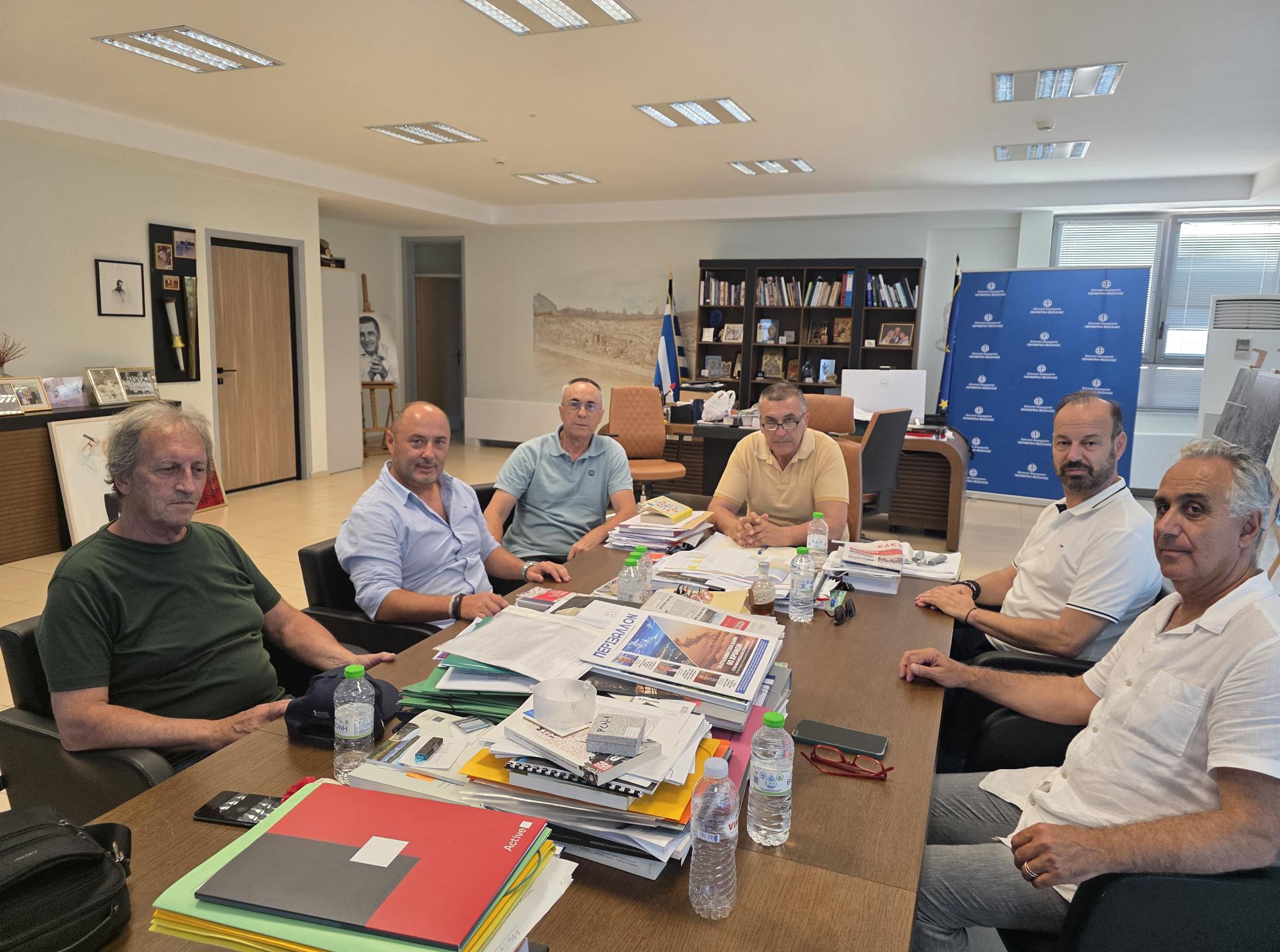 Συνάντηση Κουρέτα με την Επιτροπή του Δήμου Μουζακίου για την απομάκρυνση αμιάντου από τις κατοικίες σεισμόπληκτων Συνάντηση Κουρέτα με την Επιτροπή του Δήμου Μουζακίου για την απομάκρυνση αμιάντου από τις κατοικίες σεισμόπληκτων