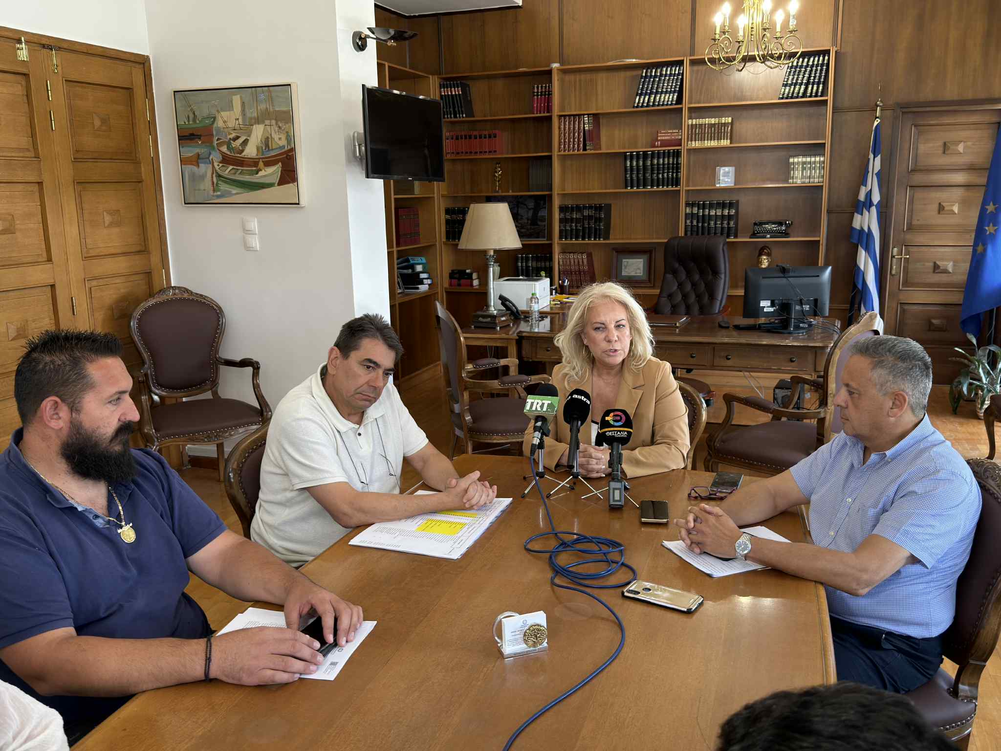Δραματική η κατάσταση με την ευλογια στη Μαγνησία- νέο κρούσμα με 2500 πρόβατα που οδηγούνται σε σφαγή στον Αλμυρό (video) Δραματική η κατάσταση με την ευλογια στη Μαγνησία- νέο κρούσμα με 2500 πρόβατα που οδηγούνται σε σφαγή στον Αλμυρό (video)