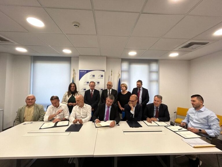 H Ευρωπαϊκή Τράπεζα Επενδύσεων στηρίζει τον Δήμο Τρικκαίων για την κλιματική ουδετερότητα H Ευρωπαϊκή Τράπεζα Επενδύσεων στηρίζει τον Δήμο Τρικκαίων για την κλιματική ουδετερότητα
