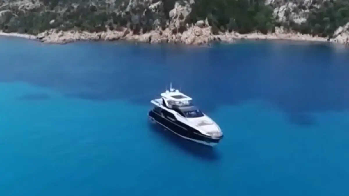 Ζημιές σε τέσσερα σκάφη από τον κυματισμό που προκάλεσε το σκάφος του Κριστιάνο Ρονάλντο – Η ανακοίνωση του λιμενικού Ζημιές σε τέσσερα σκάφη από τον κυματισμό που προκάλεσε το σκάφος του Κριστιάνο Ρονάλντο – Η ανακοίνωση του λιμενικού