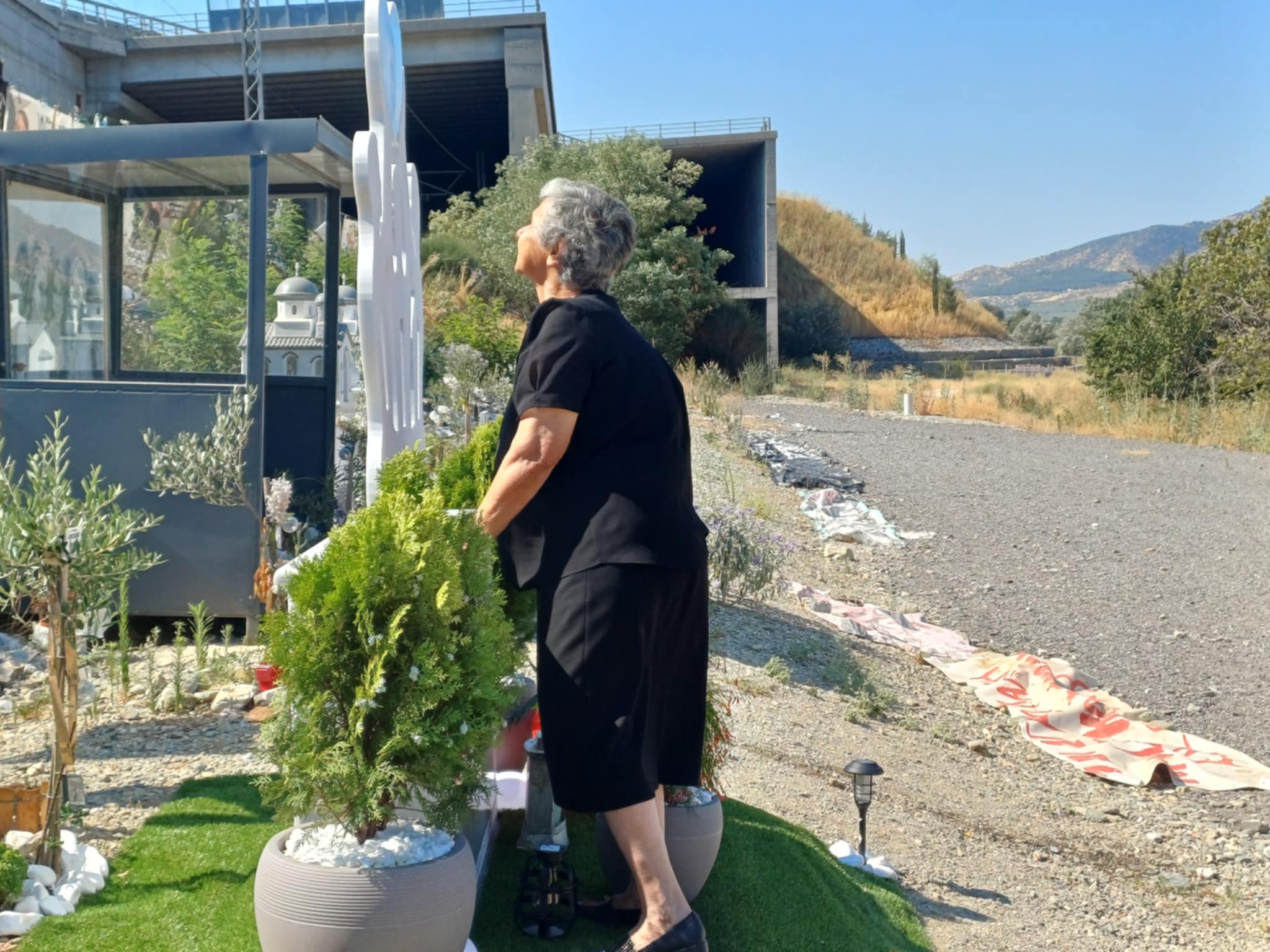 Τέμπη: Τρισάγιο στη μνήμη των 57 θυμάτων στο σημείο της τραγωδίας με αφορμή την εορτή του Αγίου Παϊσίου (ΦΩΤΟ) Τέμπη: Τρισάγιο στη μνήμη των 57 θυμάτων στο σημείο της τραγωδίας με αφορμή την εορτή του Αγίου Παϊσίου (ΦΩΤΟ)
