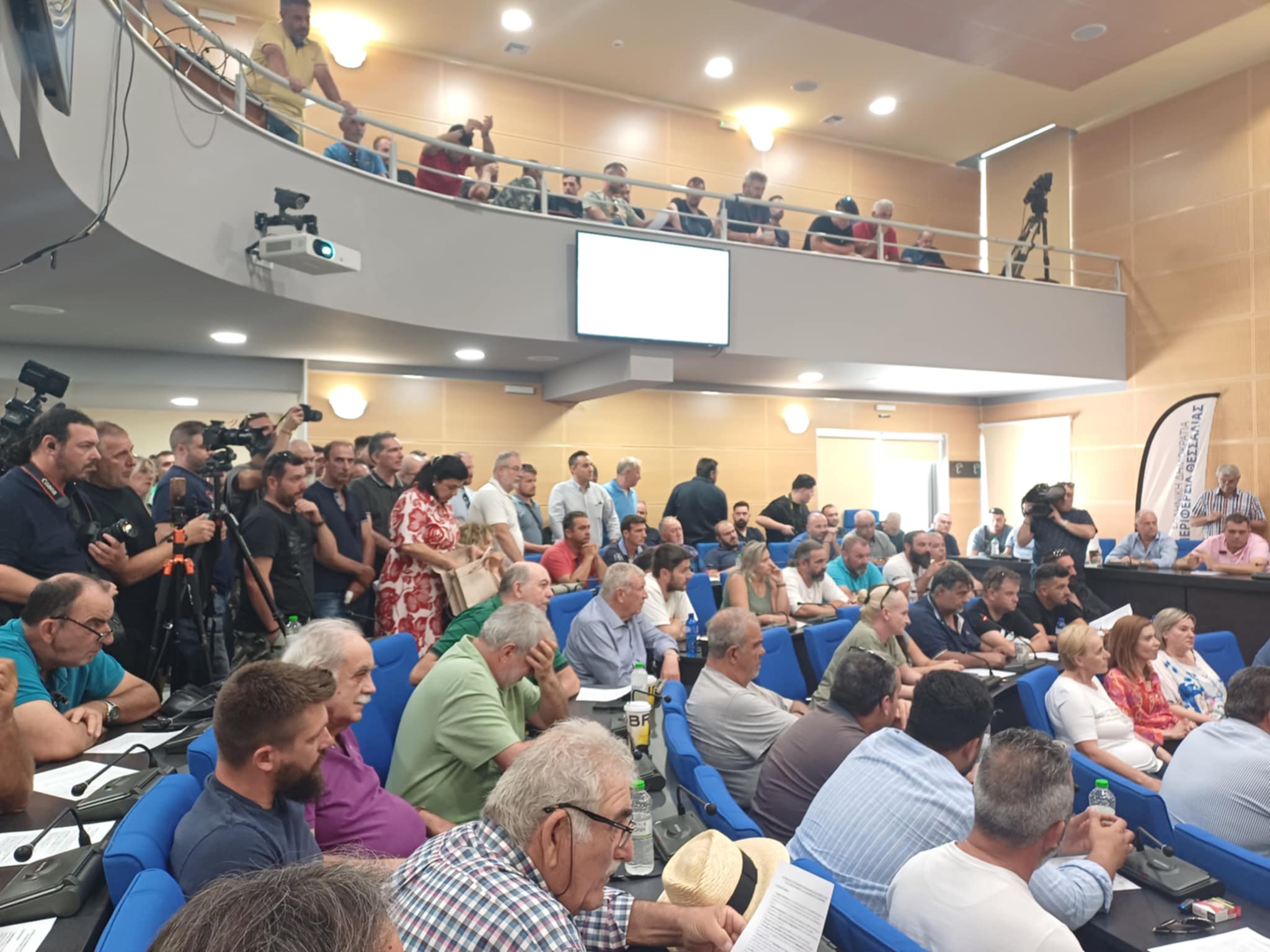 Σε εξέλιξη η κρισιμη σύσκεψη για την ευλογιά-35.000 πρόβατα έχουν θανατωθεί στη Θεσσαλία- κτηνοτρόφοι: Τελείωσαμε! (ΦΩΤΟ) Σε εξέλιξη η κρισιμη σύσκεψη για την ευλογιά-35.000 πρόβατα έχουν θανατωθεί στη Θεσσαλία- κτηνοτρόφοι: Τελείωσαμε! (ΦΩΤΟ)