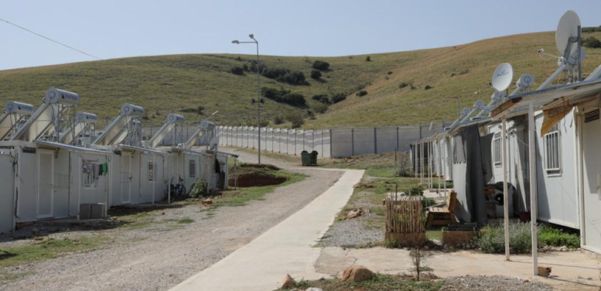 Πρόσφυγες στο Κουτσόχερο: Τι αναφέρουν πλημμυροπαθής και δήμαρχος Φαρκαδόνα (video) Πρόσφυγες στο Κουτσόχερο: Τι αναφέρουν πλημμυροπαθής και δήμαρχος Φαρκαδόνα (video)