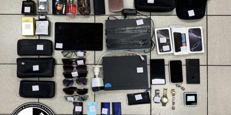 Εξιχνιάστηκαν 22 κλοπές από οχήματα που έγιναν το τελευταίο 8μηνο σε Πιερία και Λάρισα – Δύο συλλήψεις