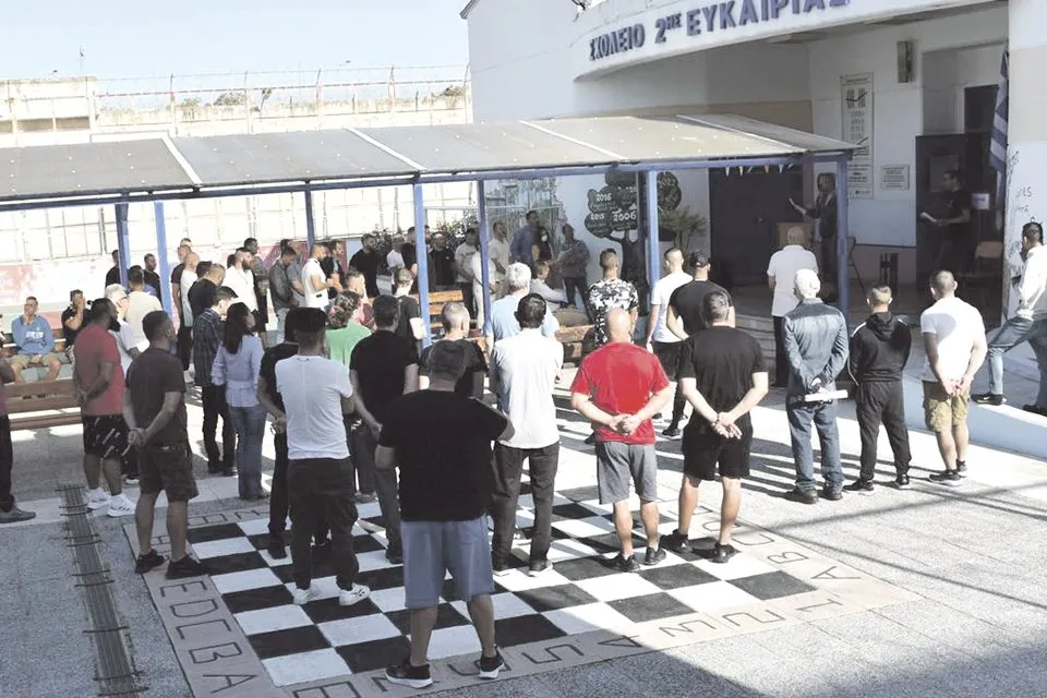 Πήρε ΦΕΚ η ίδρυση του 8ου ΕΠΑΛ Λάρισας μέσα στις φυλακές! (ΦΩΤΟ+video) Πήρε ΦΕΚ η ίδρυση του 8ου ΕΠΑΛ Λάρισας μέσα στις φυλακές! (ΦΩΤΟ+video)