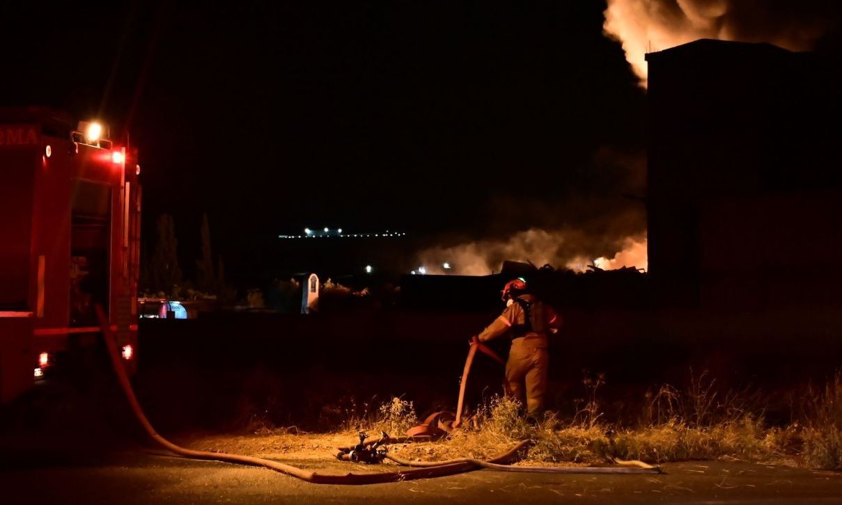 Φωτιά σε κτηνοτροφική μονάδα στο Κιλκίς: Κάηκαν ζώα, κινδύνευσε σχολικό κτήριο