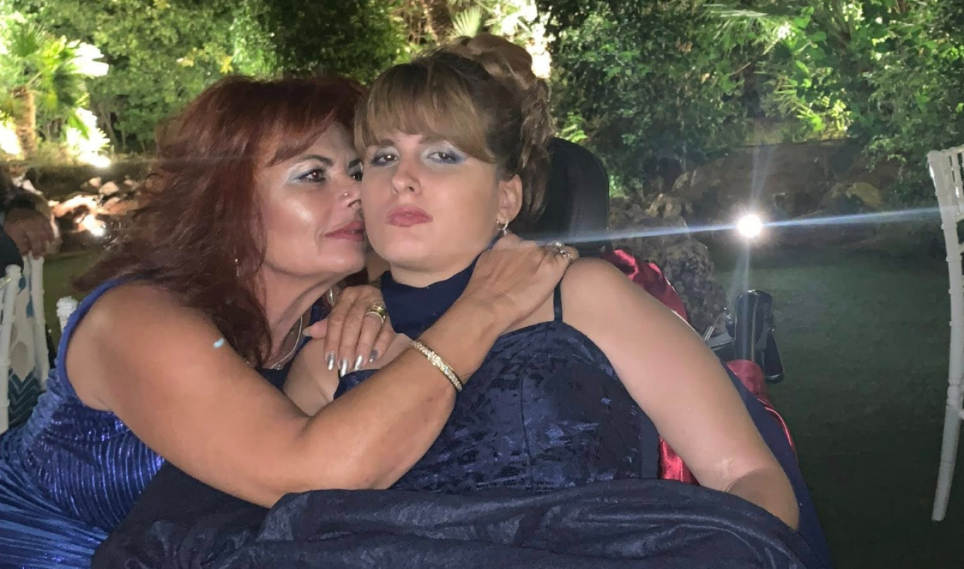 13 χρόνια από την άγρια επίθεση κατά της Μυρτούς: «Σαν σήμερα ένα τέρας έλιωσε το κεφάλι του παιδιού μου» έγραψε η μητέρα της 13 χρόνια από την άγρια επίθεση κατά της Μυρτούς: «Σαν σήμερα ένα τέρας έλιωσε το κεφάλι του παιδιού μου» έγραψε η μητέρα της