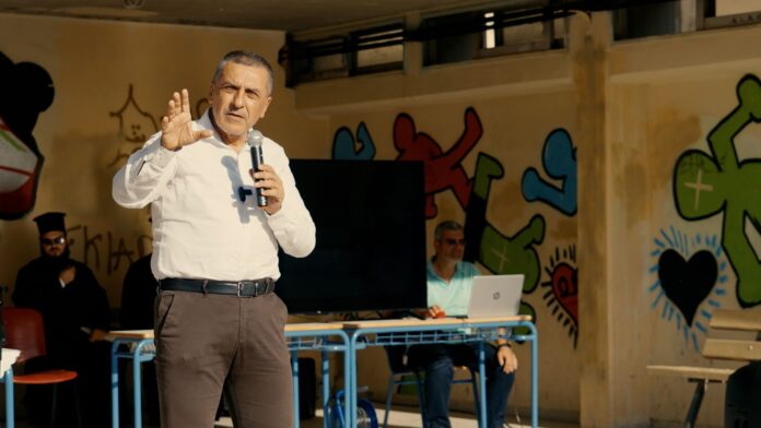 Κουρέτας: «Οι Ρομά της Θεσσαλίας και τα παιδιά τους θα βρουν τη θέση που τους αρμόζει» Κουρέτας: «Οι Ρομά της Θεσσαλίας και τα παιδιά τους θα βρουν τη θέση που τους αρμόζει»
