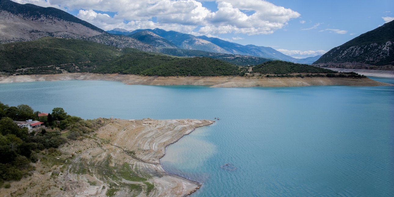 Bloomberg: Συγχώνευση εκατοντάδων εταιρειών ύδρευσης και νέο ταμείο για έργα – Το κυβερνητικό σχέδιο για τη λειψυδρία Bloomberg: Συγχώνευση εκατοντάδων εταιρειών ύδρευσης και νέο ταμείο για έργα – Το κυβερνητικό σχέδιο για τη λειψυδρία