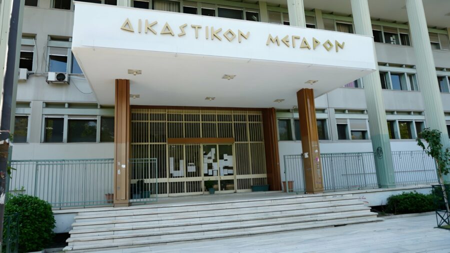 Στον εισαγγελέα σήμερα 80χρονος από τα Φάρσαλα για απόπειρα αποπλάνησης ανηλίκου Στον εισαγγελέα σήμερα 80χρονος από τα Φάρσαλα για απόπειρα αποπλάνησης ανηλίκου