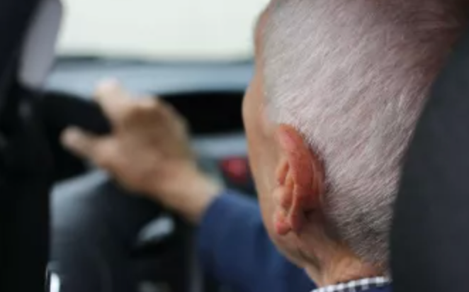 Δάσκαλος ο 80χρονος που παρέσυρε 15χρονο στο σπίτι του στα Φάρσαλα Δάσκαλος ο 80χρονος που παρέσυρε 15χρονο στο σπίτι του στα Φάρσαλα