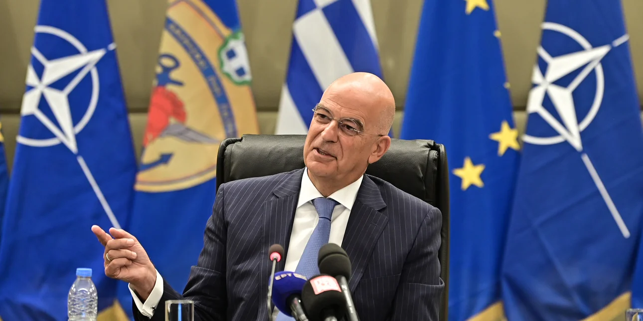 Θητεία μόνο σε Στρατό Ξηράς, αύξηση μισθού των στρατευμένων από 8 ευρώ σε 50-100 – Τέλος η Α΄ Στρατιά στη Λάρισα Θητεία μόνο σε Στρατό Ξηράς, αύξηση μισθού των στρατευμένων από 8 ευρώ σε 50-100 – Τέλος η Α΄ Στρατιά στη Λάρισα