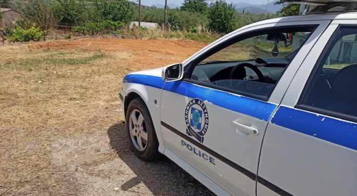 Φρίκη στην Ηλεία: 29χρονος βρέθηκε νεκρός κάτω από παλέτες και τσίγκους