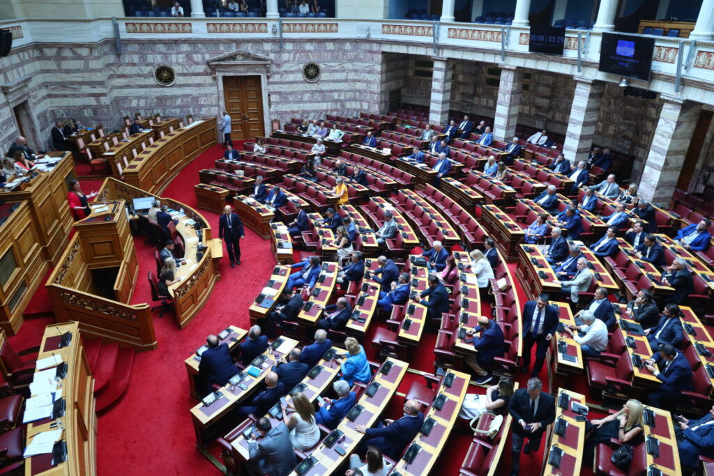 Βουλή: Στα ύψη το πολιτικό θερμόμετρο για τον ΟΠΕΚΕΠΕ
