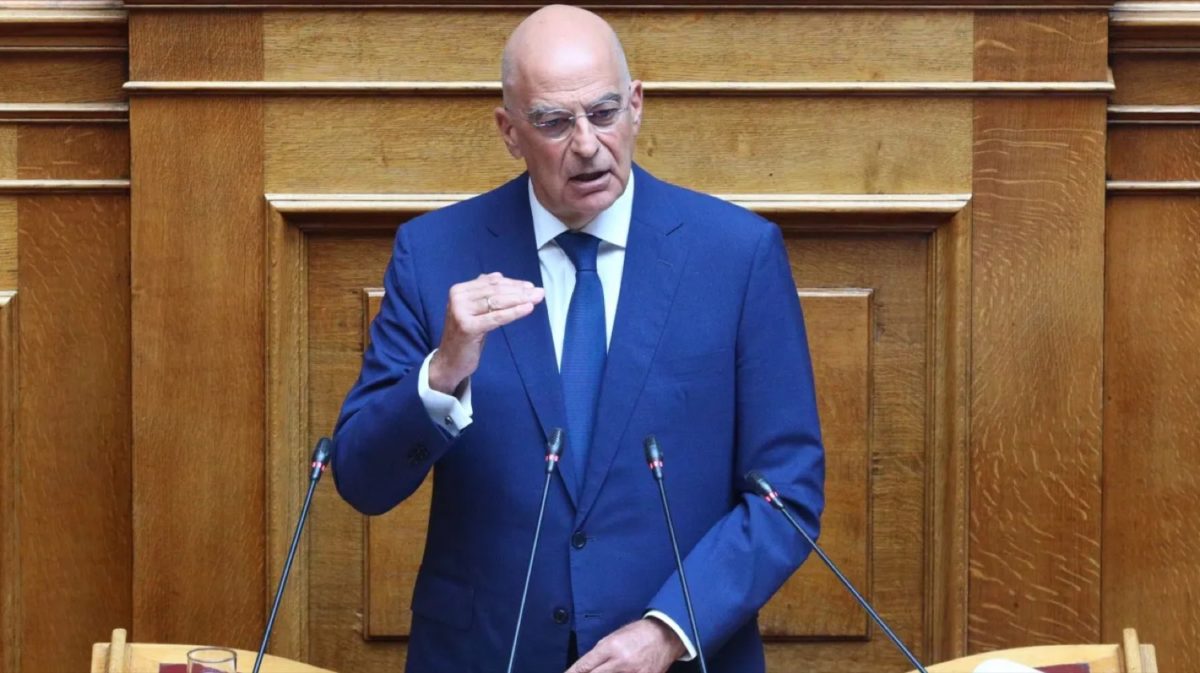 Δένδιας για 1η Στρατιά: «Την πισίνα ιδιοκτησίας ΤΕΘΑ την έχετε δει, είναι 49,5 μέτρα Δένδιας για 1η Στρατιά: «Την πισίνα ιδιοκτησίας ΤΕΘΑ την έχετε δει, είναι 49,5 μέτρα
