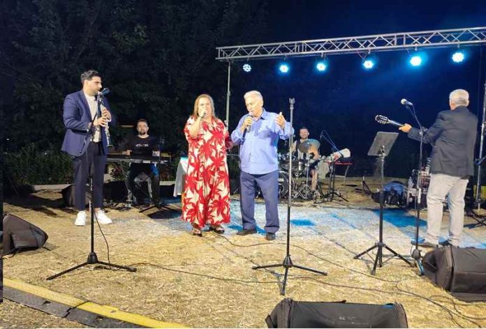 Viral το ντουέτο Θώδη – Ψωμιάδη σε πανηγύρι της Αργαλαστής