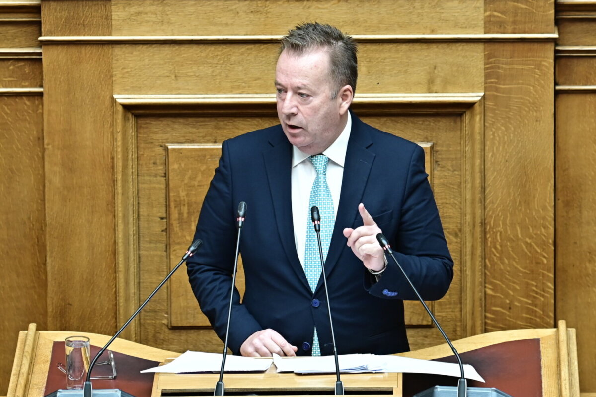 Κόκκαλης σε Τσιάρα: Απλήρωτες οι αποζημιώσεις για ακτινίδια, αμύγδαλα, αμπέλια και δενδρώδεις καλλιέργειες από την καταστροφή