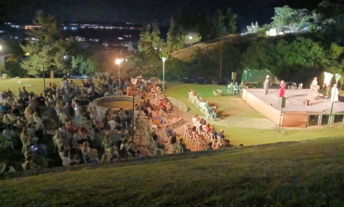 Με «Μήδεια» του Ευριπίδη η έναρξη των Αυγουστιάτικων πολιτιστικών εκδηλώσεων Δήμου Φαρσάλων (φωτ.) Με «Μήδεια» του Ευριπίδη η έναρξη των Αυγουστιάτικων πολιτιστικών εκδηλώσεων Δήμου Φαρσάλων (φωτ.)