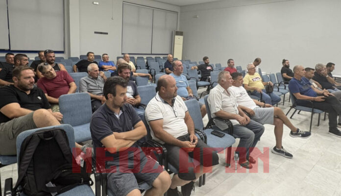 Σε ετοιμότητα οι Θεσσαλοί αγρότες για το φθινόπωρο - Σύσκεψη των Ομοσπονδιών στον Παλαμά (φωτο) Σε ετοιμότητα οι Θεσσαλοί αγρότες για το φθινόπωρο - Σύσκεψη των Ομοσπονδιών στον Παλαμά (φωτο)