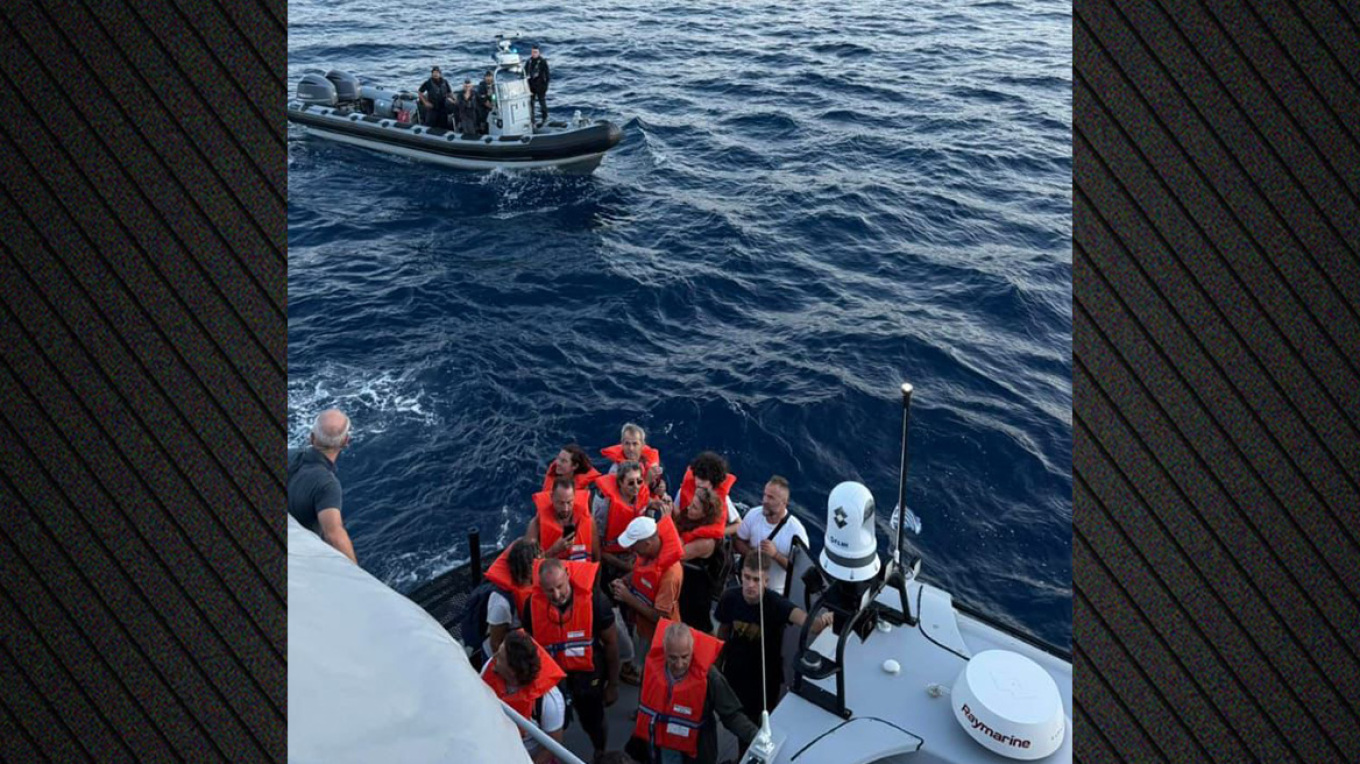 Ατύχημα με φέρι μποτ στην Εύβοια: Πρόσκρουση σε βραχονησίδα, απομάκρυνση 110 επιβατών Ατύχημα με φέρι μποτ στην Εύβοια: Πρόσκρουση σε βραχονησίδα, απομάκρυνση 110 επιβατών