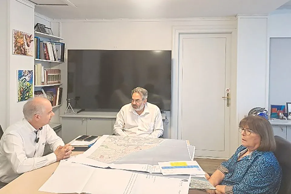 Συνάντηση Μανώλη με Γ.Γ. Χωρικού σχεδιασμού για το Τοπικό Πολεοδομικό σχέδιο Τεμπών Συνάντηση Μανώλη με Γ.Γ. Χωρικού σχεδιασμού για το Τοπικό Πολεοδομικό σχέδιο Τεμπών