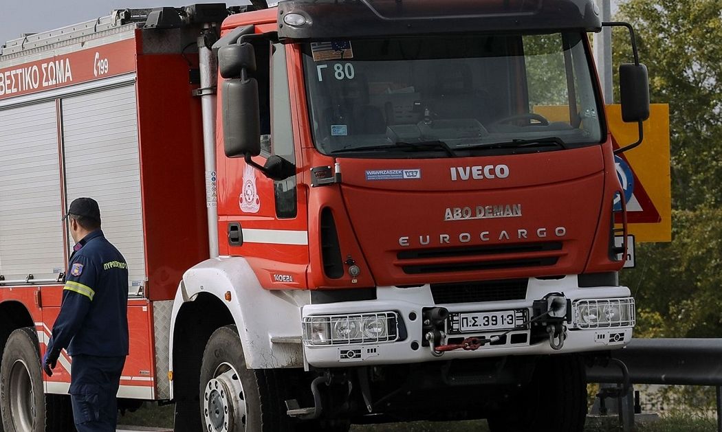 Φωτιά σε χωματερή στη Χάλκη, δίπλα στην Εθνική Οδό-ουρές χιλιομέτρων στα διόδια Μοσχοχωρίου