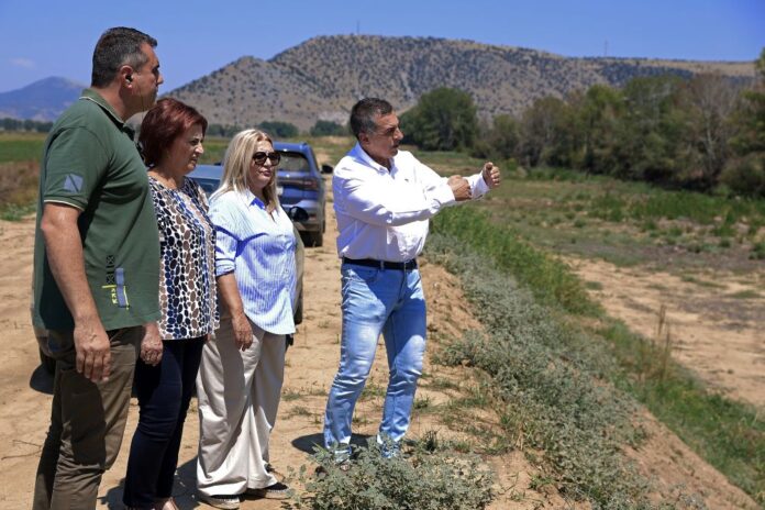 Προχωρούν οι εργασίες αποκατάστασης της πεδινής κοίτης του ποταμού Καλέντζη – Αυτοψία Κουρέτα στο έργο