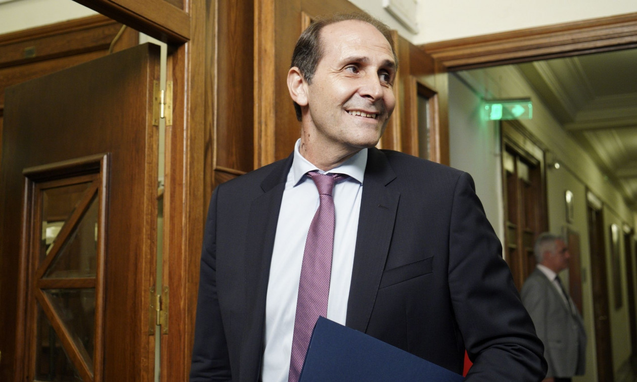 Πέθανε από ανακοπή καρδιάς ο Απόστολος Βεσυρόπουλος – Ήταν 59 ετών