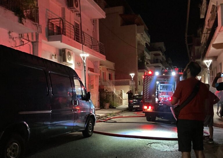 Φωτιά τα ξημερώματα σε υπόγειο γκαράζ πολυκατοικίας στη Λάρισα-κάηκαν δύο αυτοκίνητα Φωτιά τα ξημερώματα σε υπόγειο γκαράζ πολυκατοικίας στη Λάρισα-κάηκαν δύο αυτοκίνητα