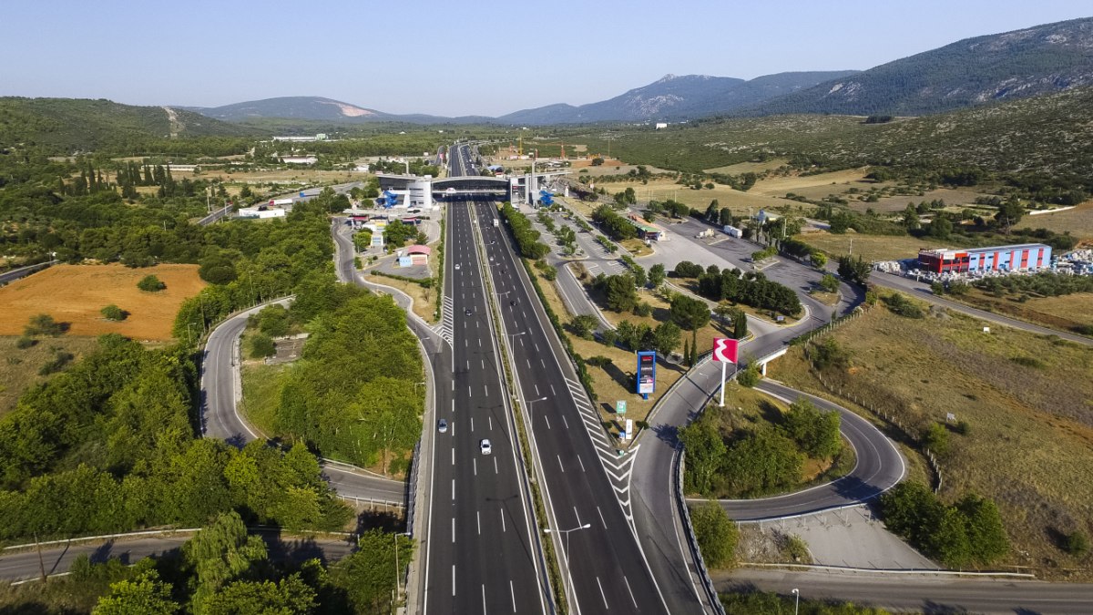 Εθνική Οδός: Ιλιγγιώδης ταχύτητα από οδηγό – Έφτασε τα 200 χλμ-ώρα, συνελήφθη και του πήραν το δίπλωμα