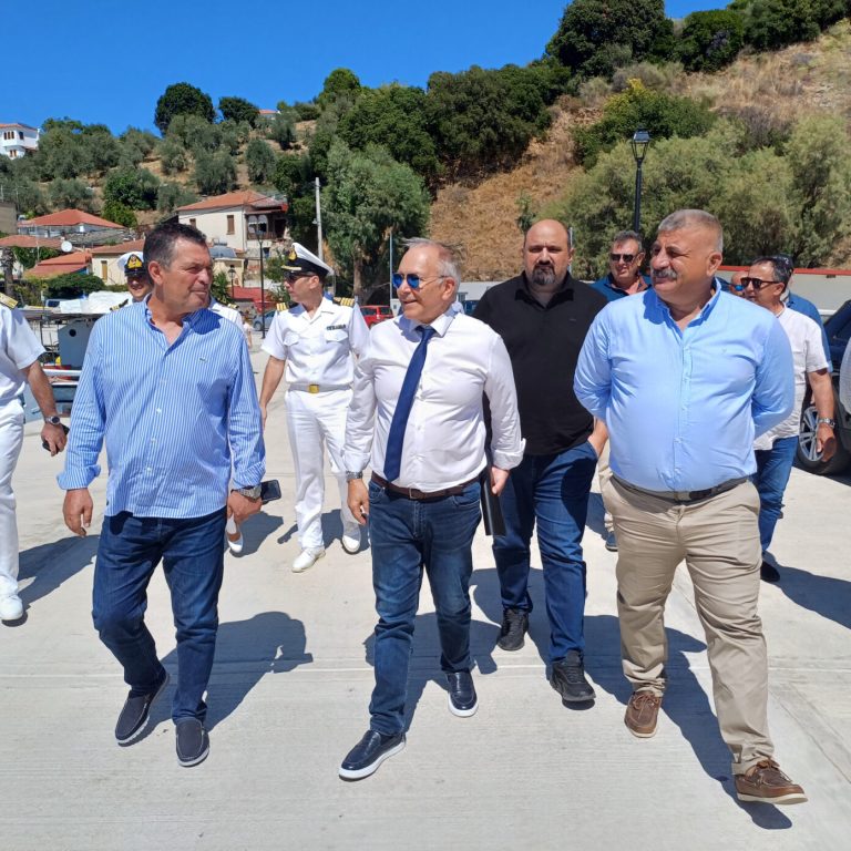 To νέο λιμάνι στον Πλατανιά επισκέφθηκε ο υφυπουργός Ναυτιλίας Στ. Γκίκας