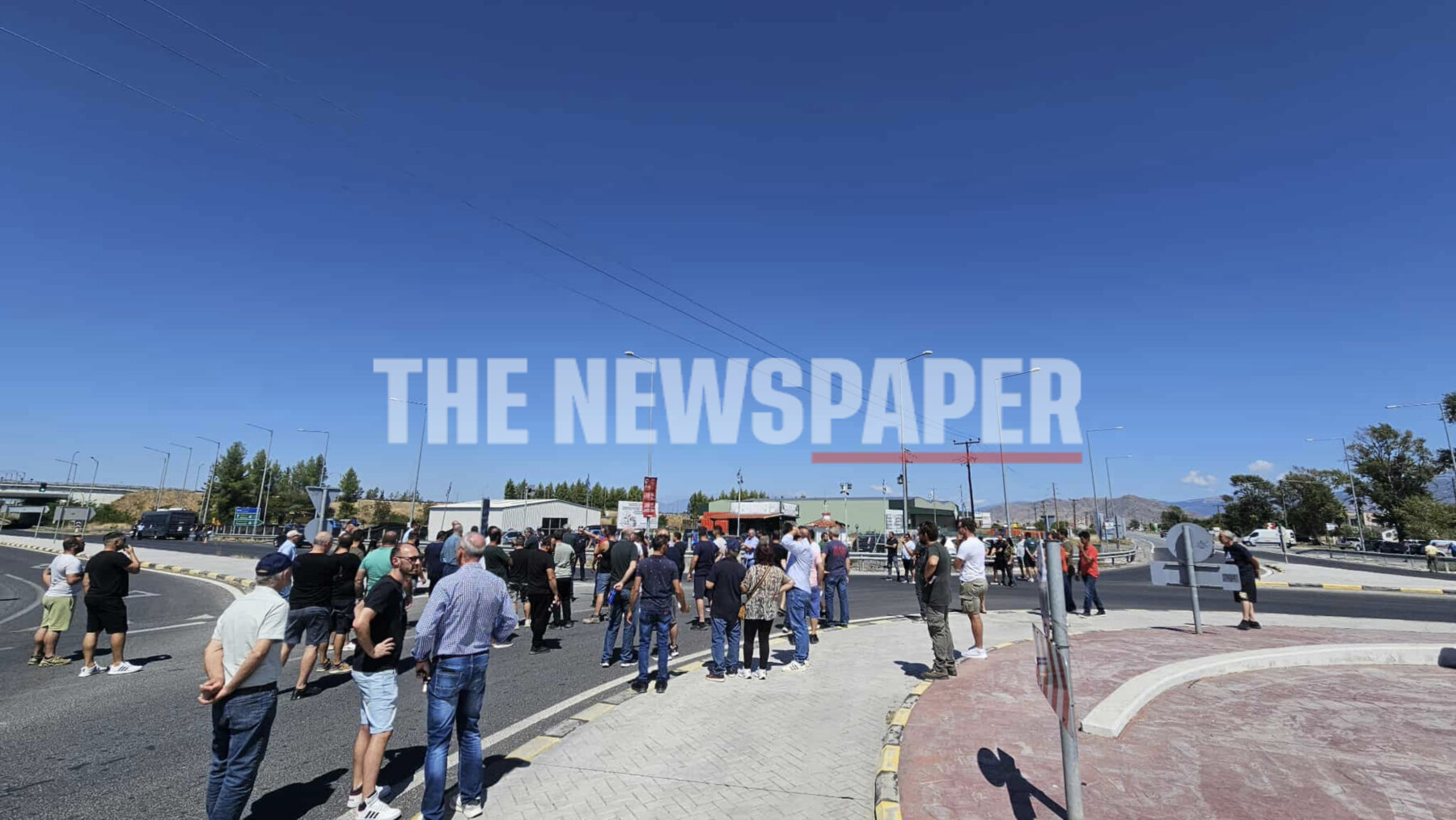 Συμβολικός αποκλεισμός από κτηνοτρόφους της΄Θεσσαλίας στη Λάρισα: Ζητούν συνάντηση με τον πρωθυπουργό