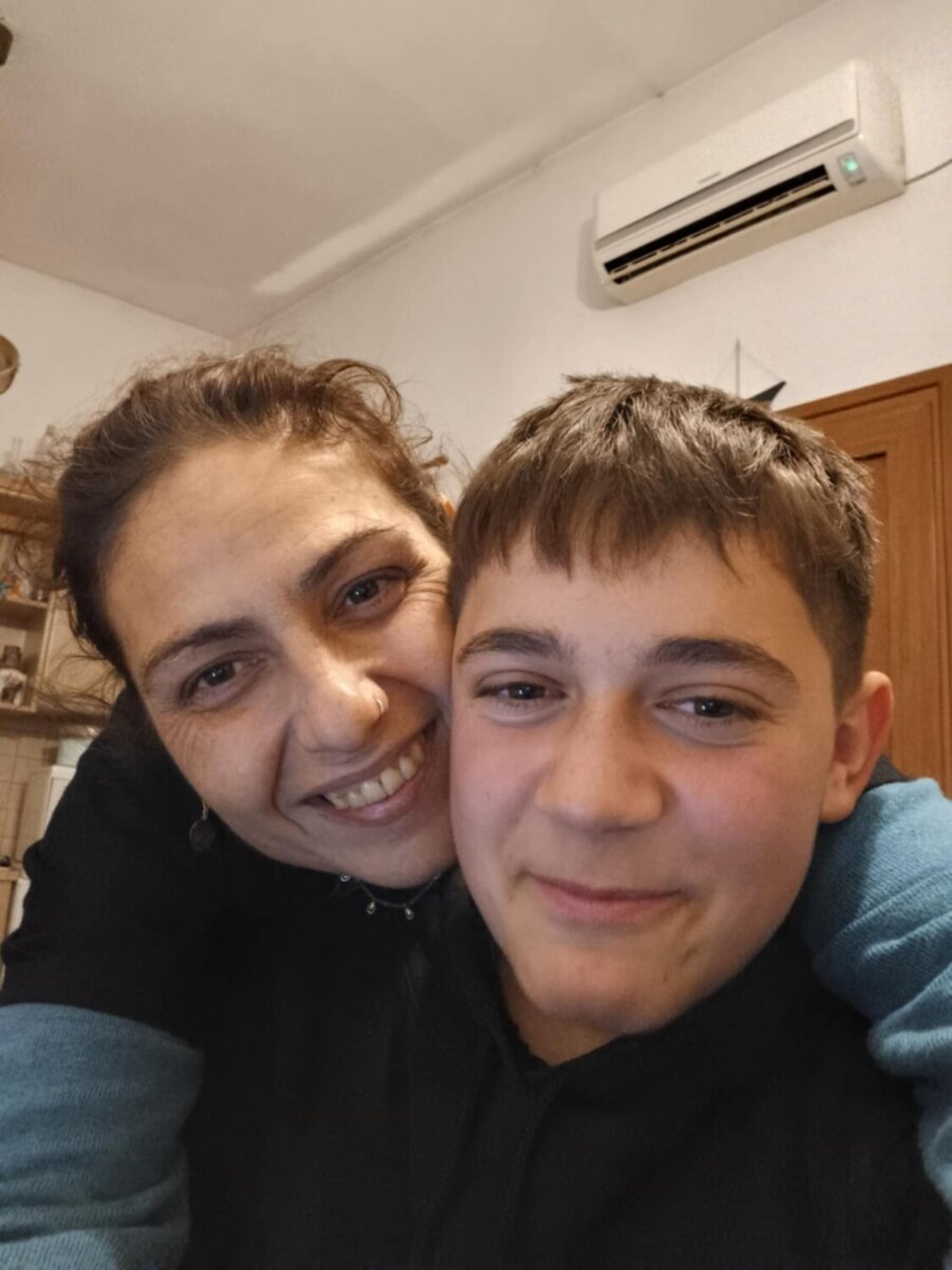 Λαρισαία εκπαιδευτικός για 14χρονο στη Σίφνο ραγίζει καρδιές: Δεν ξέρω τι νανούρισμα να σού πω, που να χωρά στην αγκαλιά σου Λαρισαία εκπαιδευτικός για 14χρονο στη Σίφνο ραγίζει καρδιές: Δεν ξέρω τι νανούρισμα να σού πω, που να χωρά στην αγκαλιά σου