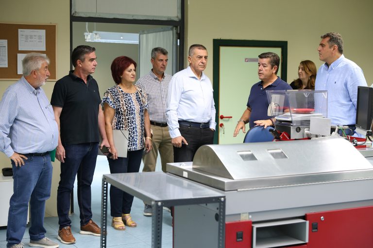 Επίσκεψη του Περιφερειάρχη Θεσσαλίας στο Εθνικό Κέντρο Ταξινόμησης Βάμβακος στην Καρδίτσα Επίσκεψη του Περιφερειάρχη Θεσσαλίας στο Εθνικό Κέντρο Ταξινόμησης Βάμβακος στην Καρδίτσα