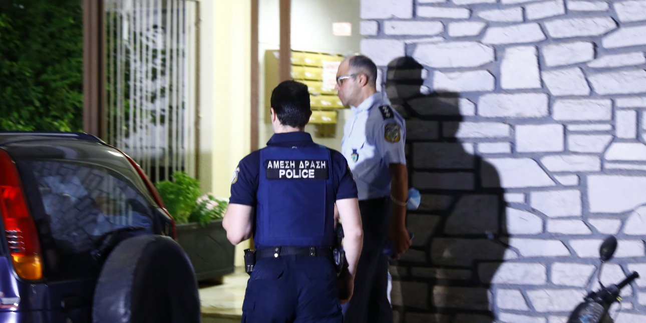 Τραγωδία στα Πατήσια: Μπροστά στα παιδιά της πέθανε η γυναίκα που γέννησε μέσα στο διαμέρισμα - Νεκρό και το νεογνό Τραγωδία στα Πατήσια: Μπροστά στα παιδιά της πέθανε η γυναίκα που γέννησε μέσα στο διαμέρισμα - Νεκρό και το νεογνό
