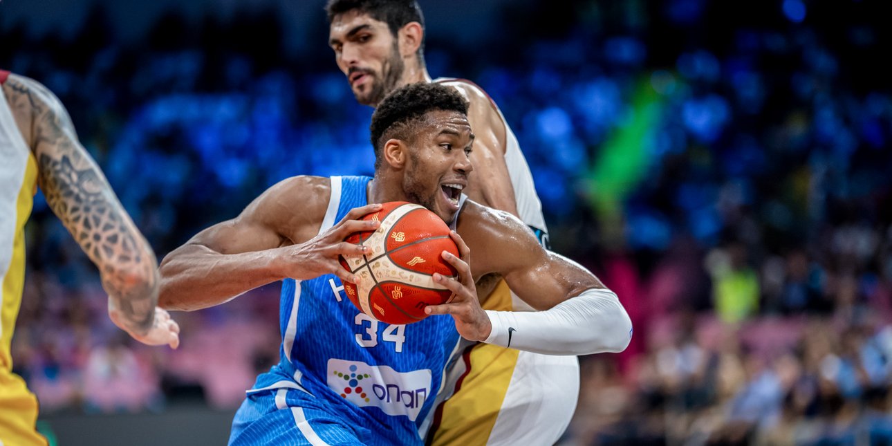 EuroBasket 2025: Θρίαμβος, η Ελλάδα πήρε το ματς-θρίλερ απέναντι στην Ισπανία με 90-86 και είναι πρώτη στον όμιλο EuroBasket 2025: Θρίαμβος, η Ελλάδα πήρε το ματς-θρίλερ απέναντι στην Ισπανία με 90-86 και είναι πρώτη στον όμιλο