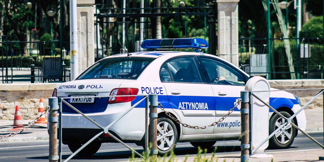 Υπόθεση αιμομιξίας στην Κύπρο: Ανήλικος έκανε σεξ με τη μικρότερη αδελφή του και έστελνε βίντεο στους φίλους του Υπόθεση αιμομιξίας στην Κύπρο: Ανήλικος έκανε σεξ με τη μικρότερη αδελφή του και έστελνε βίντεο στους φίλους του