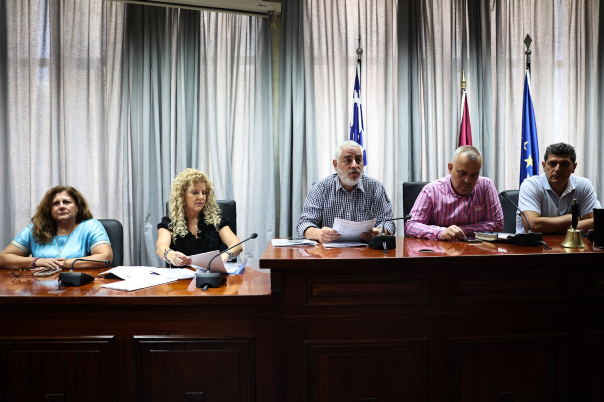 Εμφανίστηκε μόλις... μια πλειοδότρια για το παζάρι της Λάρισας με 301.000 ευρώ τίμημα Εμφανίστηκε μόλις... μια πλειοδότρια για το παζάρι της Λάρισας με 301.000 ευρώ τίμημα