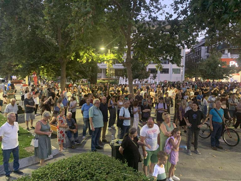 Συγκέντρωση για την τραγωδία των Τεμπών στην Λάρισα Συγκέντρωση για την τραγωδία των Τεμπών στην Λάρισα