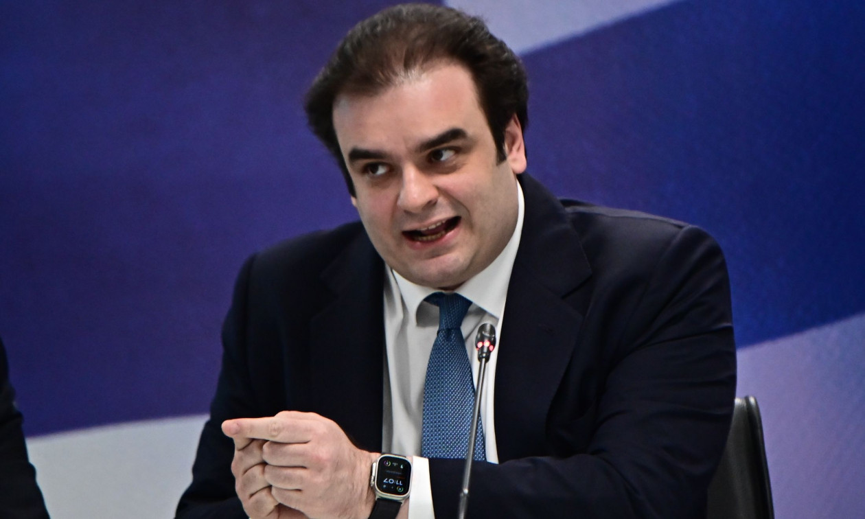 «Μειώνουμε τους φορολογικούς συντελεστές για εισοδήματα άνω των 10.000 ευρώ» - Live η εξειδίκευση Πιερρακάκη