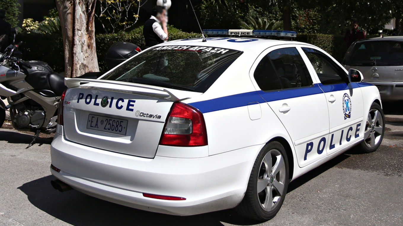 Χαράκωσε με γυαλί γονείς και αδελφό επειδή κάλεσαν ιερέα να διαβάσει ευχή - Καταδικάστηκε 34χρονος στη Θεσσαλονίκη Χαράκωσε με γυαλί γονείς και αδελφό επειδή κάλεσαν ιερέα να διαβάσει ευχή - Καταδικάστηκε 34χρονος στη Θεσσαλονίκη