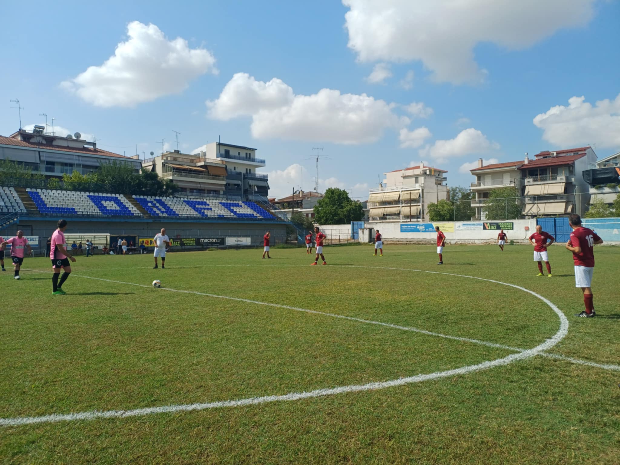 Φιλικός ποδοσφαιρικός αγώνας στο πλαίσιο της υποδοχής αντιπροσωπείας του δήμου Λάρνακας στη Λάρισα (ΦΩΤΟ) Φιλικός ποδοσφαιρικός αγώνας στο πλαίσιο της υποδοχής αντιπροσωπείας του δήμου Λάρνακας στη Λάρισα (ΦΩΤΟ)