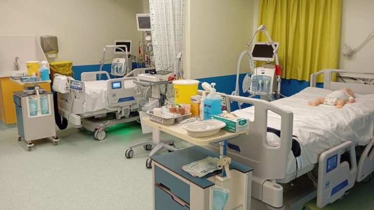 Mε νέα μηχανήματα ενισχύεται η Μονάδα Εντατικής Νοσηλείας Νεογνών του Πανεπιστημιακού Νοσοκομείου Λάρισας Mε νέα μηχανήματα ενισχύεται η Μονάδα Εντατικής Νοσηλείας Νεογνών του Πανεπιστημιακού Νοσοκομείου Λάρισας