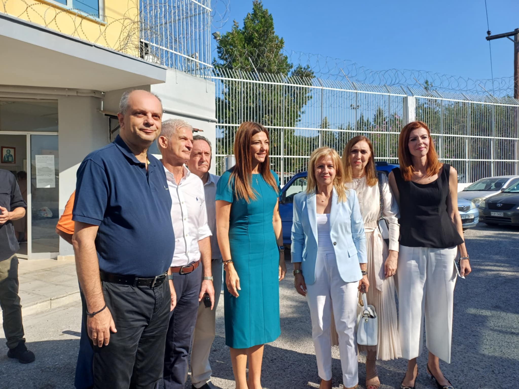 Παρουσία της υπουργού Παιδείας Σοφίας Ζαχαράκη αγιασμός και εγκαίνια του 8ου ΕΠΑΛ στις φυλακές Λάρισας (ΦΩΤΟ) Παρουσία της υπουργού Παιδείας Σοφίας Ζαχαράκη αγιασμός και εγκαίνια του 8ου ΕΠΑΛ στις φυλακές Λάρισας (ΦΩΤΟ)