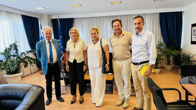 Θεσμικά ζητήματα λειτουργίας του δήμου στη συνάντηση “Συμμαχίας για το Βόλο” με τη Ρένα Καραλαριώτου Θεσμικά ζητήματα λειτουργίας του δήμου στη συνάντηση “Συμμαχίας για το Βόλο” με τη Ρένα Καραλαριώτου