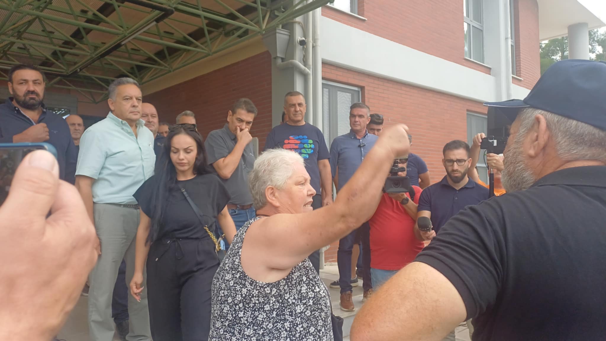 Πανελλαδική διαμαρτυρία κτηνοτρόφων στην περιφέρεια -ζητούν άμεσα αποζημιώσεις και εμβόλιο για την ευλογιά (ΦΩΤΟ+video) Πανελλαδική διαμαρτυρία κτηνοτρόφων στην περιφέρεια -ζητούν άμεσα αποζημιώσεις και εμβόλιο για την ευλογιά (ΦΩΤΟ+video)