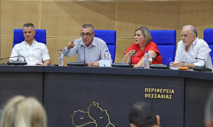 Άγρια κόντρα Κουρέτα- Αγοραστού για την ευλογιά– «Είσαι λαϊκιστής του κερατά» κατηγόρησε τον προκάτοχό του ο περιφερειάρχης