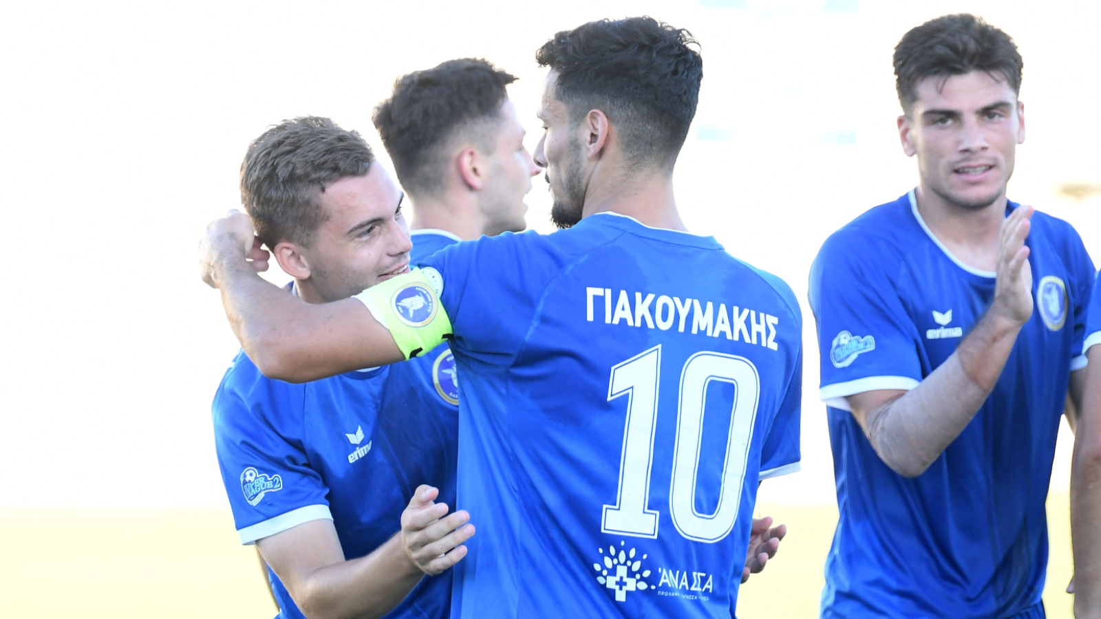 Συνέτριψε τον Καμπανιακό η Νίκη Βόλου κι έκανε το 2Χ2 (4-0) Συνέτριψε τον Καμπανιακό η Νίκη Βόλου κι έκανε το 2Χ2 (4-0)