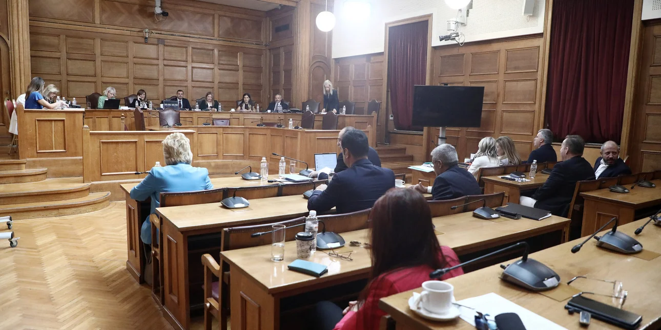 Εξεταστική ΟΠΕΚΕΠΕ: Μαραθώνια κατάθεση Μπαμπασίδη -Καταγγελίες για προσφυγές κλειδωμένες σε ντουλάπα
