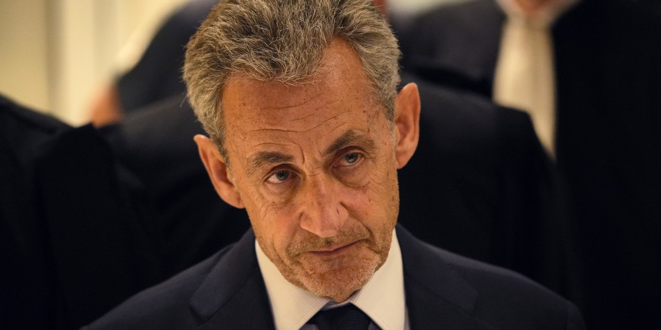 Ο Σαρκοζί στη φυλακή: Σε πτέρυγα VIP με ντους στο κελί, θα πληρώνει να δει τηλεόραση -Όλες οι πληροφορίες Ο Σαρκοζί στη φυλακή: Σε πτέρυγα VIP με ντους στο κελί, θα πληρώνει να δει τηλεόραση -Όλες οι πληροφορίες
